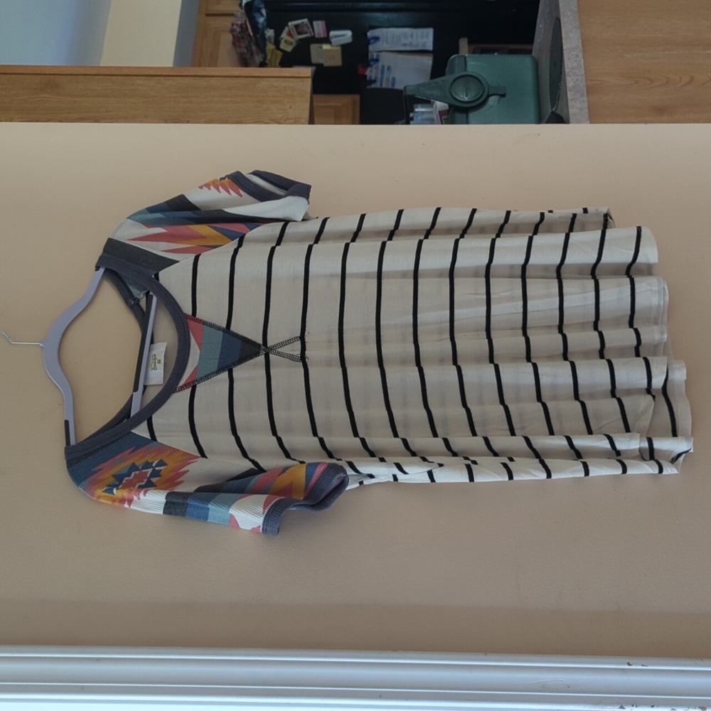 31:25 Boutique cream color black stripe Aztec trim sleeve and neck